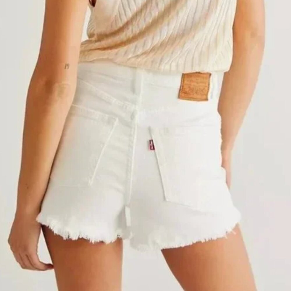 Levi's High Waisted Ribcage Shorts - Off White - 28